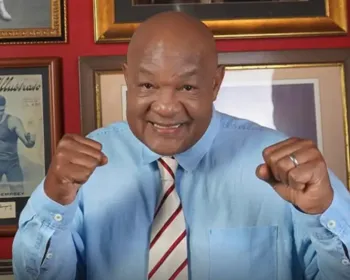 Lenda do boxe, campeão olímpico George Foreman morre aos 76 anos