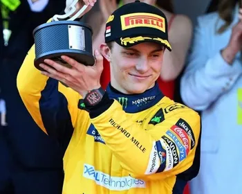 McLaren renova com Oscar Piastri em contrato multianual
