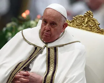 Papa pode aparecer neste domingo para saudação aos fiéis, diz Vaticano