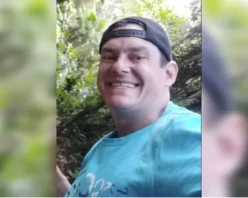 Pai que fugiu com filha de 8 anos se entrega à polícia