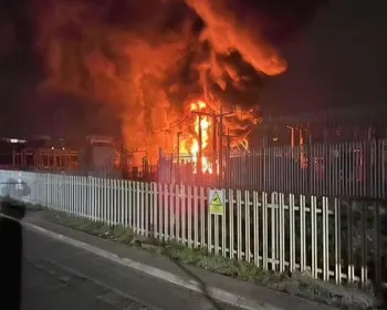 Principal aeroporto de Londres fecha após incêndio e cancela todos os voos
