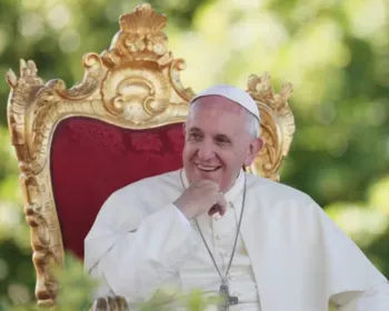 Quadro de Papa Francisco é estável, mas segue sem previsão de alta, diz Vaticano