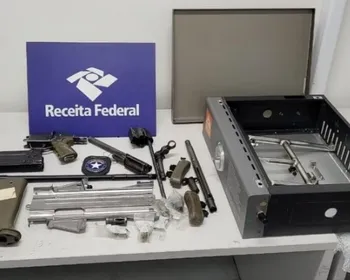 Receita Federal apreende 30 fuzis desmontados em cargas de aeroporto