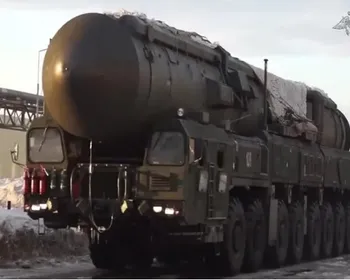 Rússia realiza exercícios com mísseis balísticos intercontinentais