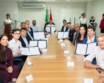 Seis empresas recebem incentivos do governo e devem criar 2 mil empregos em AL