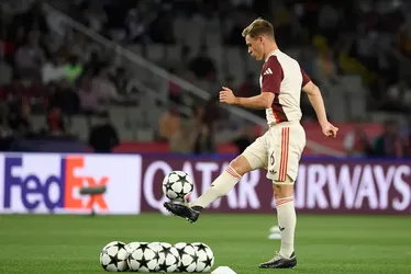 
				Bayern de Munique retira oferta de renovação com astro
			
			