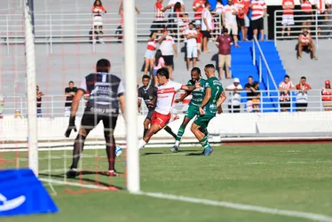 
			
				CRB goleia o Coruripe e carimba a classificação para a semifinal do Alagoano: 5 a 0
			
			