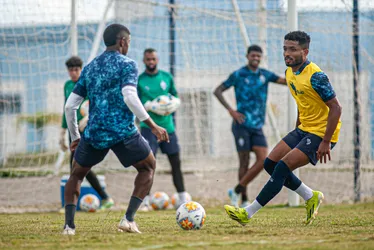 
			
				CSA anuncia a saída do lateral Cedric, titular da equipe
			
			