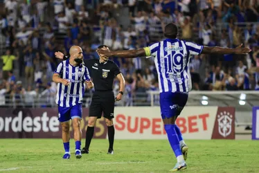 
			
				CSA atropela o Sampaio com um nó tático de Higo Magalhães
			
			