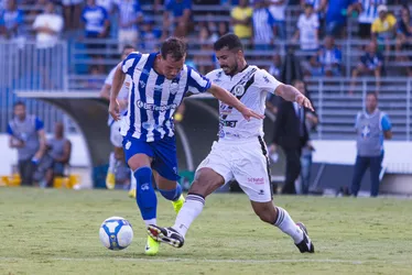 

				CSA e ASA fazem jogo sem emoção no Rei Pelé e não saem do empate por 0 a 0

			