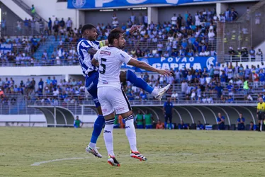 

				CSA e ASA fazem jogo sem emoção no Rei Pelé e não saem do empate por 0 a 0

			