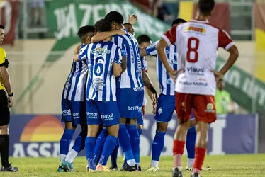 
			
				CSA sofre com o campo, mas Brayann brilha no empate com Juazeirense
			
			