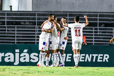 
			
				CSA perde para o Bahia e deixa a liderança do Grupo B da Copa do Nordeste: 2 a 1
			
			