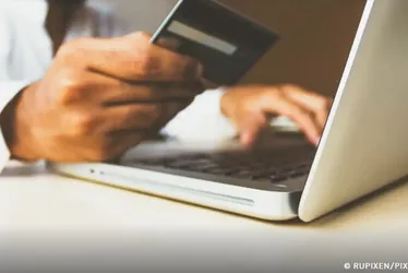 
			
				Consumo da alta renda e compras digitais elevam gastos com cartões
			
			