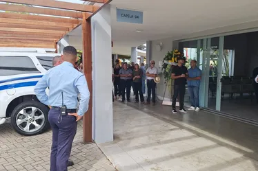 
			
				Corpo do ex-deputado federal Luiz Dantas é velado em cemitério de Maceió
			
			