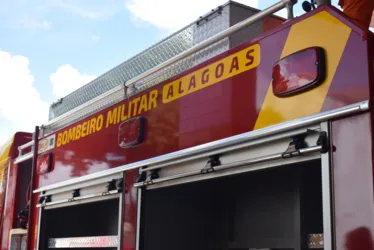 
			
				Incêndio em poste mobiliza Corpo de Bombeiros na Serraria
			
			