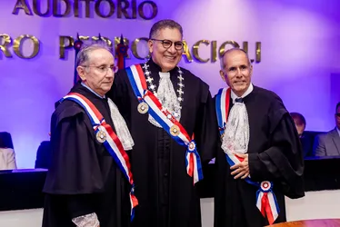 
			
				Josiel Ivo e Anne Helena Fischer tomam posse como presidente e vice do TRT-AL
			
			