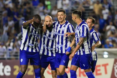 
			
				Em noite inspirada no Rei Pelé, CSA goleia o Sampaio Corrêa, pela Copa NE: 4x0
			
			