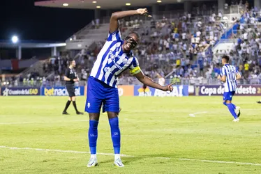 
			
				Em noite inspirada no Rei Pelé, CSA goleia o Sampaio Corrêa, pela Copa NE: 4x0
			
			