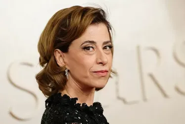 
			
				Fernanda Torres vai desfilar no sábado das campeãs, diz Paes a jornal
			
			