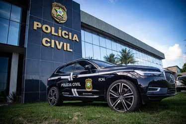 
			
				Polícia conclui inquérito e indicia homem por homicídio em Junqueiro; suspeito está foragido
			
			