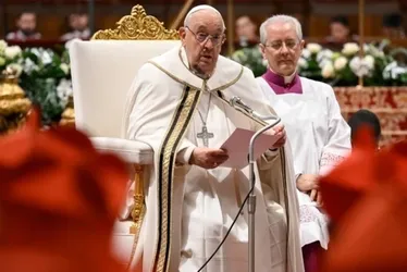
				Internado, papa Francisco se desculpa por faltar à oração de domingo
			
			