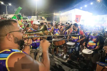 
			
				Jaraguá Folia atrai multidão para o frevo no bairro histórico de Maceió
			
			