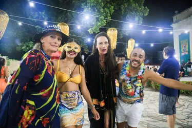 
			
				Jaraguá Folia atrai multidão para o frevo no bairro histórico de Maceió
			
			