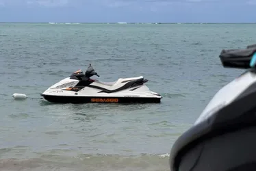 
			
				Jetski usado irregularmente para passeios é apreendido na orla de Pajuçara
			
			