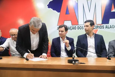 
			
				Marcelo Beltro e Jorge Dantas so eleitos presidente e vice-presidente da AMA
			
			