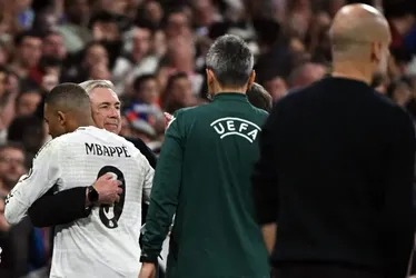 
			
				‘Mbappé pode chegar ao nível de Cristiano Ronaldo’, diz Ancelotti
			
			