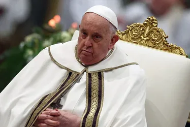 
			
				Papa pode aparecer neste domingo para saudação aos fiéis, diz Vaticano
			
			