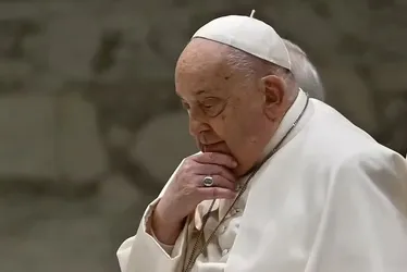 
			
				Papa teve 'boa' noite e repousa no hospital, diz Vaticano
			
			