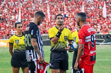 
			
				FAF diz que VAR apresentou problema durante partida e promete revisão de protocolos
			
			