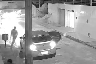 
			
				Vídeo mostra ação de criminosos antes e depois de assassinato de casal
			
			