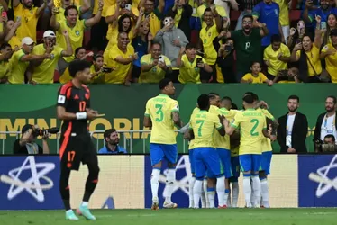 
			
				Vini Jr. decide no fim, Brasil vence Colômbia pelas Eliminatórias e dá respiro a Dorival
			
			