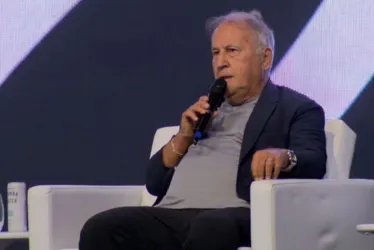 
			
				Zico defende redução de estrangeiros no futebol brasileiro
			
			