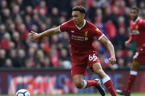 
				Alexander-Arnold acerta valores e avança em ida ao Real Madrid, diz jornal
			
			
