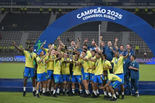 
				Ex-Corinthians bate recorde com título do Brasil no Sul-Americano sub-20
			
			