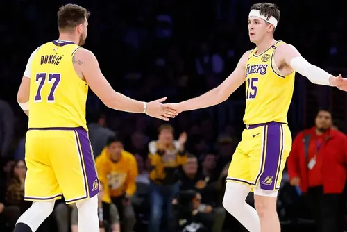 
				Astro do Los Angeles Lakers deve recusar extensão e buscar novo contrato
			
			