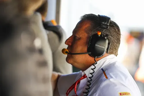 
				CEO da McLaren explica rivalidade com chefe da Red Bull: ‘Não gosto de como ele age’
			
			