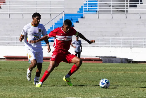 
				CRB vence o Sampaio Corrêa de virada na estreia da Série B do Brasileirão sub-20
			
			