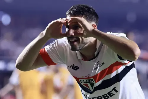 
				Calleri se recupera no São Paulo e busca quebrar tabu em jogo contra o Palmeiras
			
			