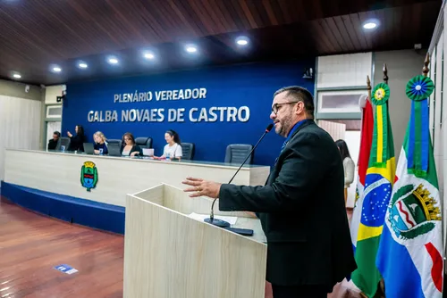 
				Câmara de Maceió tem embate após vereador criticar militante do MST por ‘veículo de luxo’
			
			