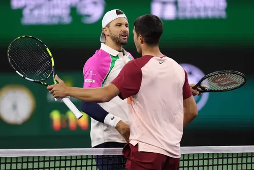 
				Carlos Alcaraz atropela Dimitrov e vence a 15ª seguida em Indian Wells
			
			