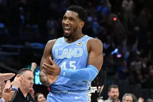 
				Cleveland Cavaliers é o primeiro a garantir vaga para os playoffs da NBA
			
			