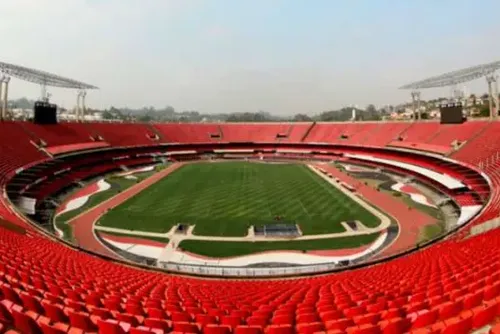 
				Com mudança de data, São Paulo garante estreia do Brasileirão no Morumbis
			
			