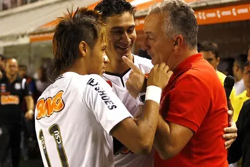 
				Corinthians x Santos: relembre as polêmicas de Neymar no clássico
			
			