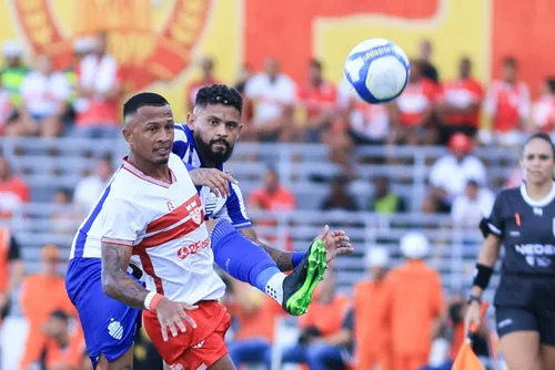 
				Em jogo com 5 gols, CSA bate o CRB no Rei Pelé, no 1º Clássico das Multidões do ano: 3x2
			
			