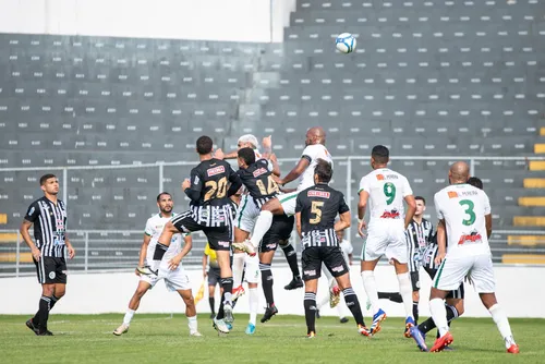 
				Em jogo morno, CSA confirma classificação após empate sem gols contra o Zumbi
			
			